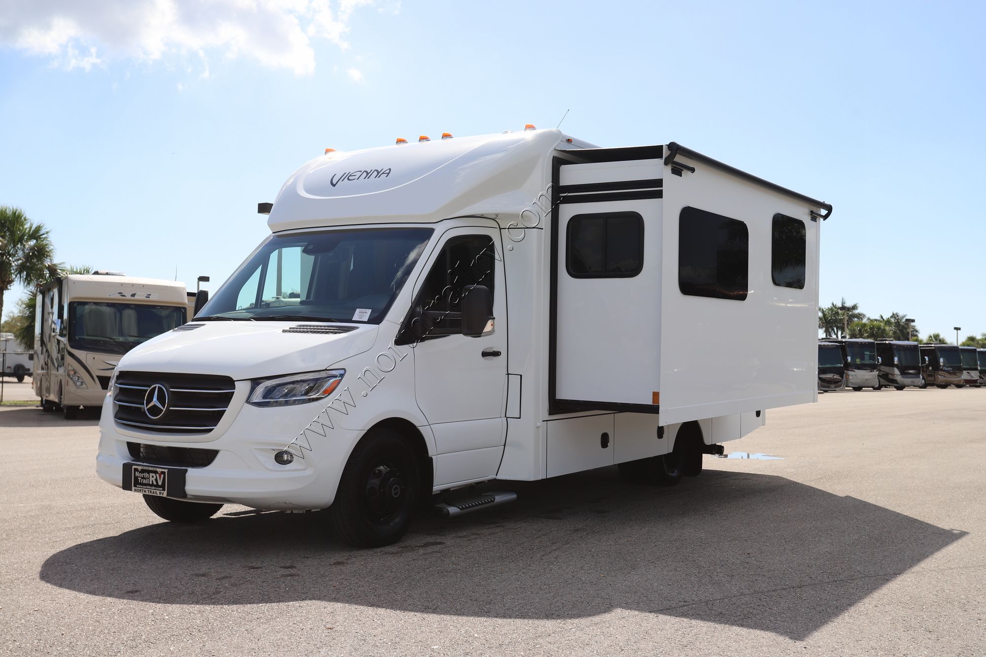 Used 2025 Renegade Rv Vienna 25RML Class C  For Sale