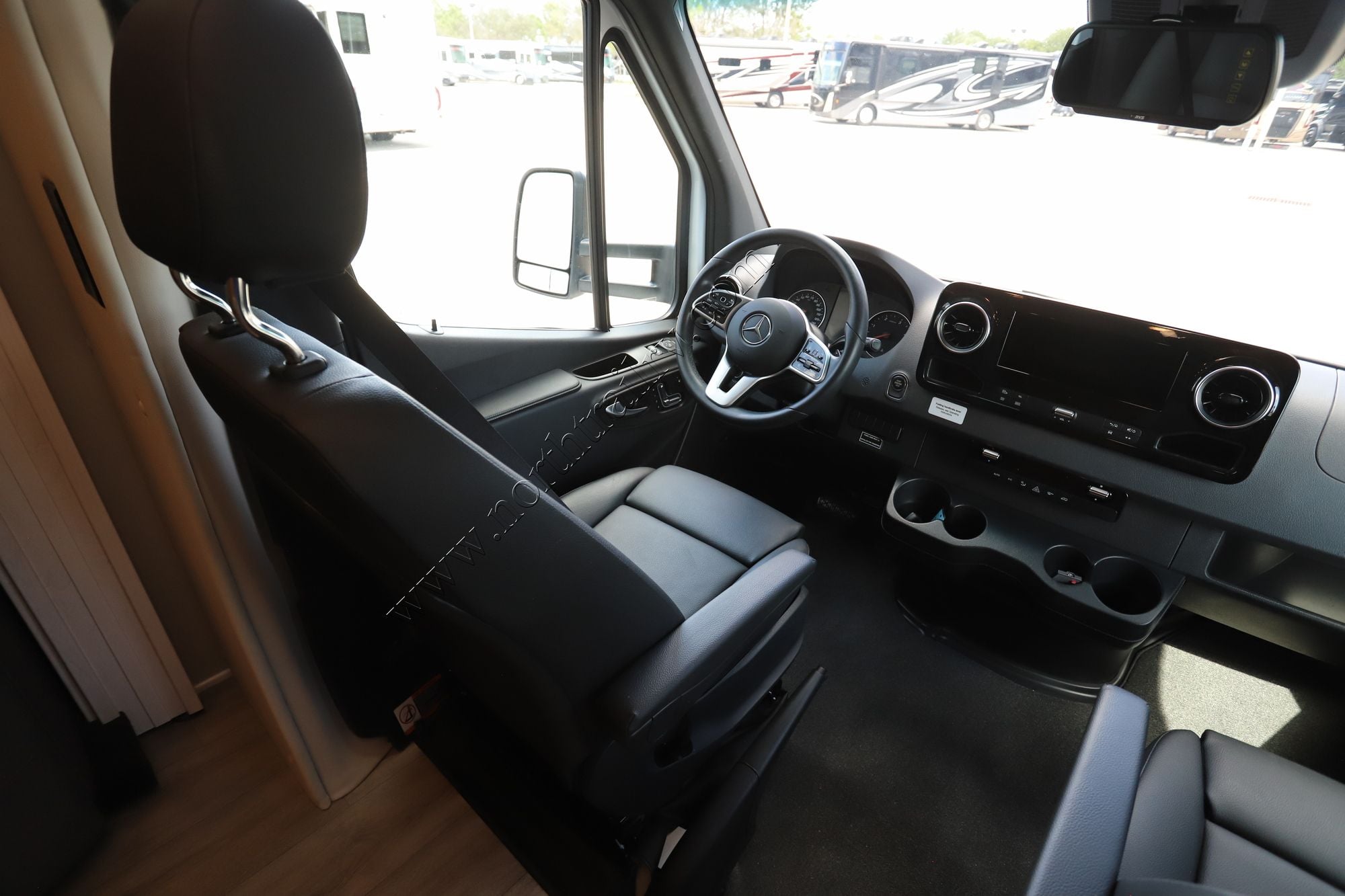 Used 2025 Renegade Rv Vienna 25RML Class C  For Sale