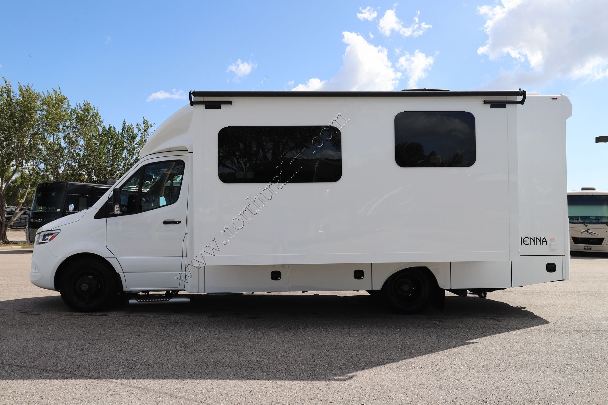 Used 2025 Renegade Rv Vienna 25RML Class C  For Sale