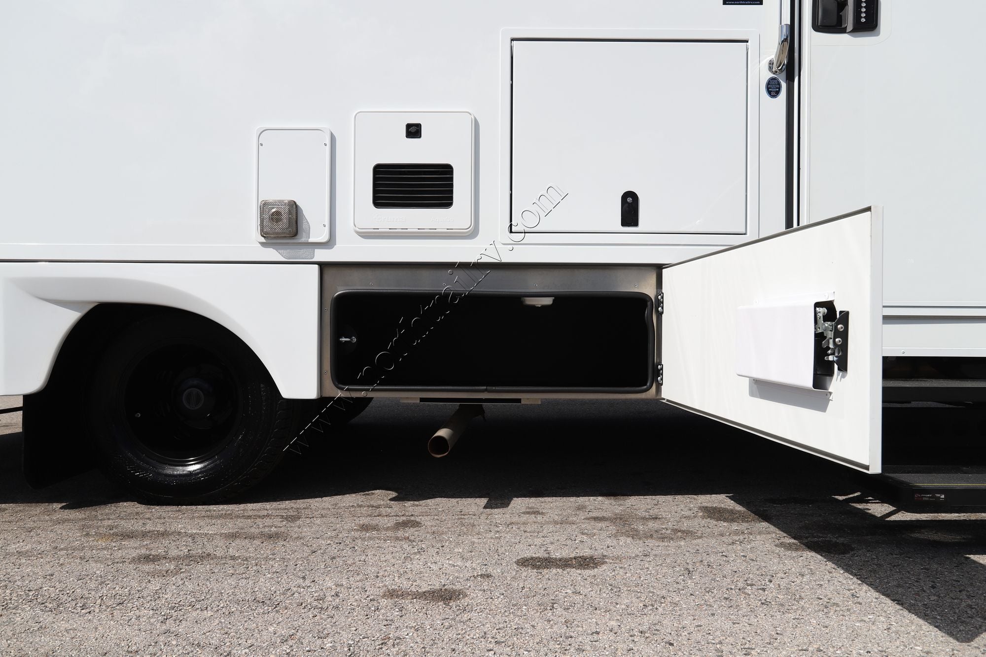 Used 2025 Renegade Rv Vienna 25RML Class C  For Sale