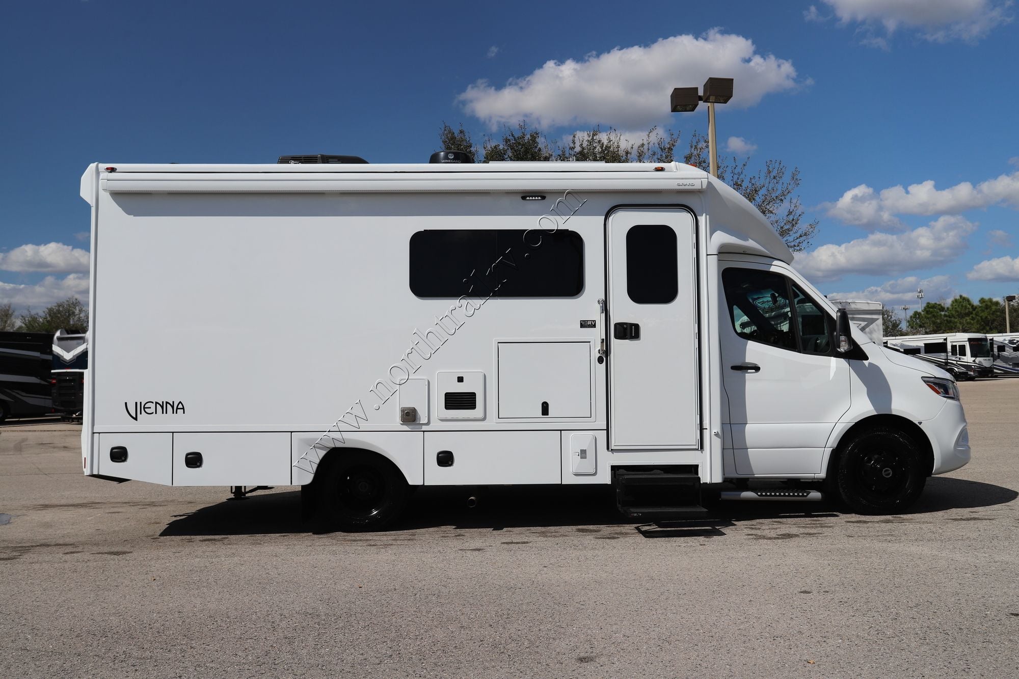 Used 2025 Renegade Rv Vienna 25RML Class C  For Sale