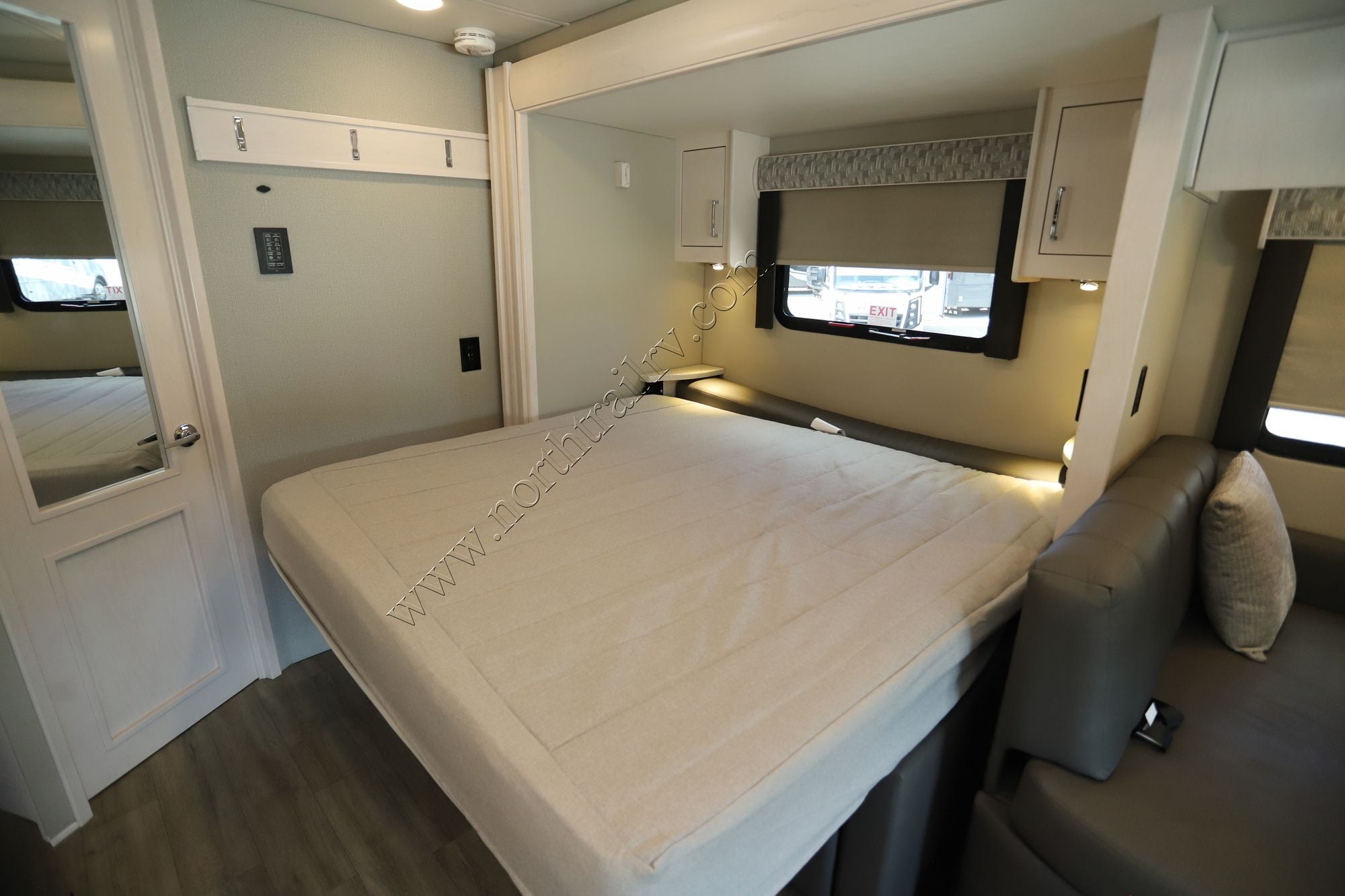 Used 2025 Renegade Rv Vienna 25RML Class C  For Sale