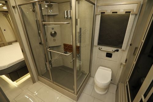 2023 Newmar London Aire 4551