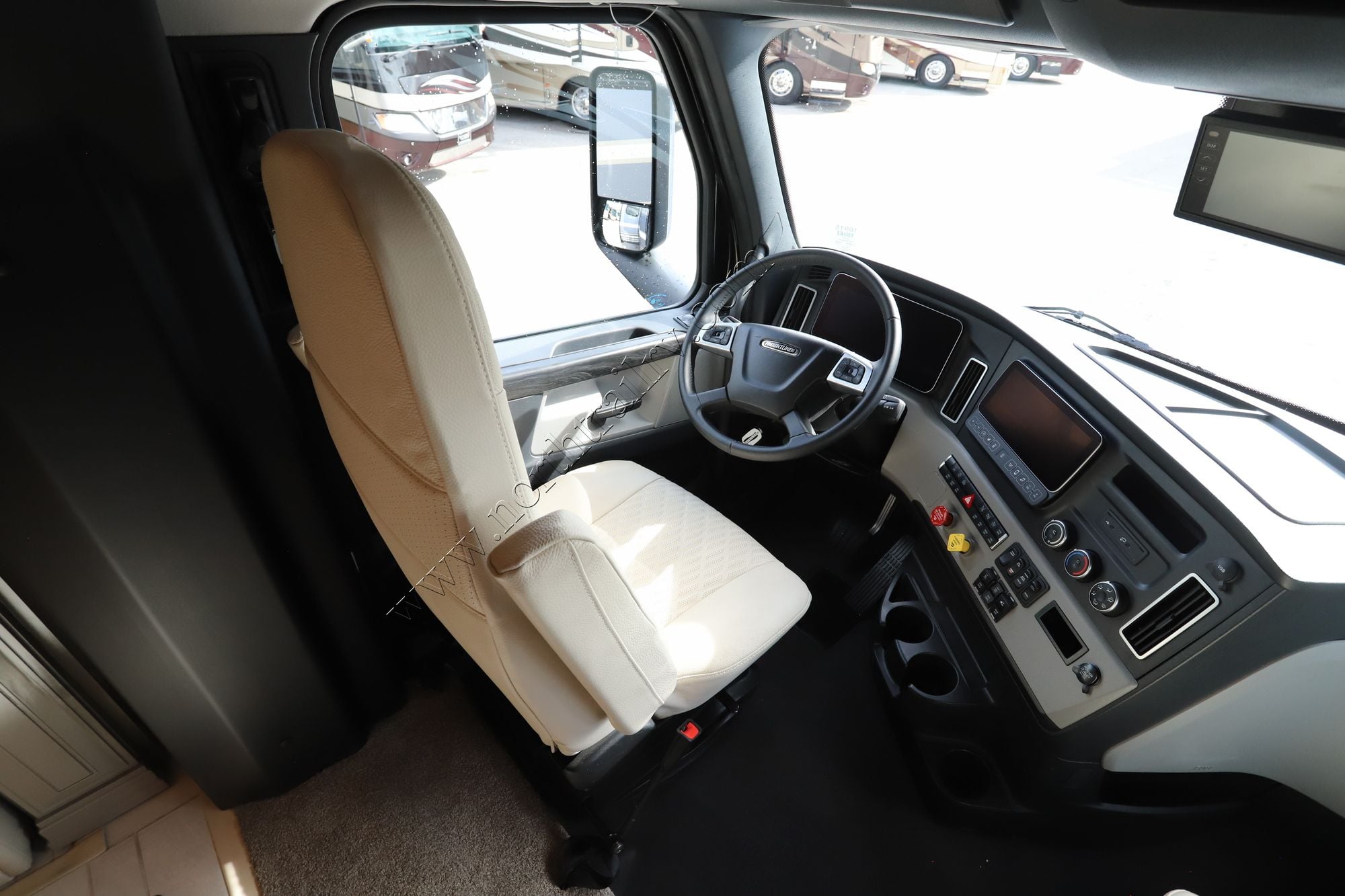 New 2027 Newmar Summit Aire 4505 Super C  For Sale