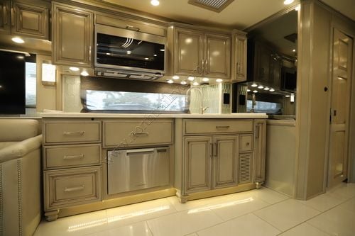 2023 Newmar London Aire 4551