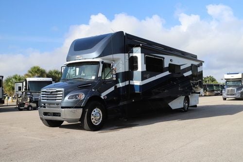 2026 Newmar Super Star 4061 Super C