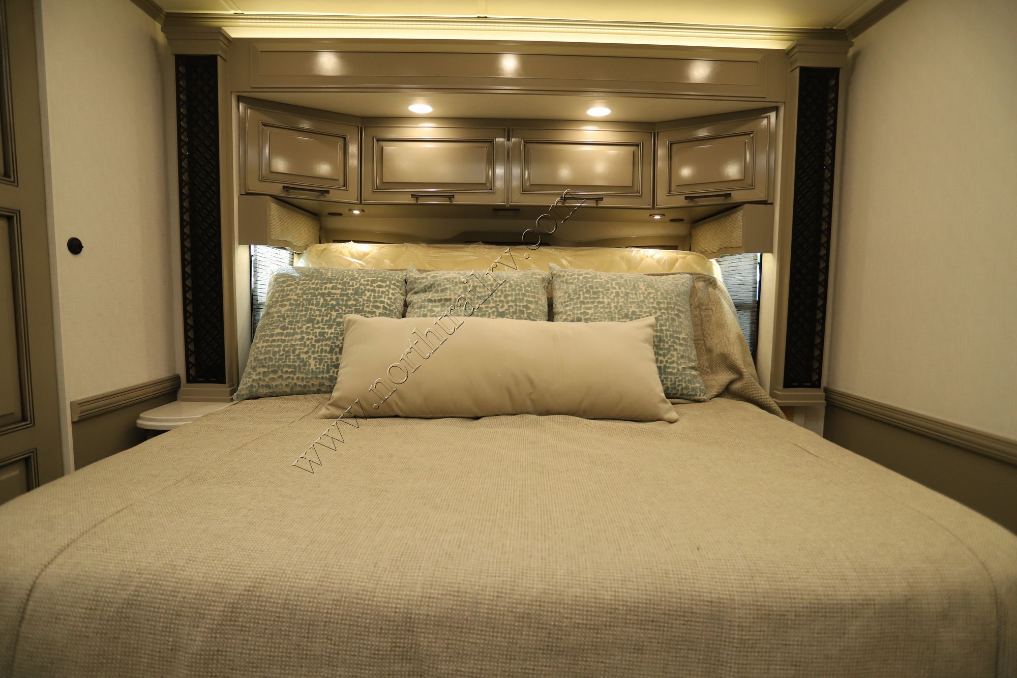 New 2027 Newmar Summit Aire 4505 Super C  For Sale