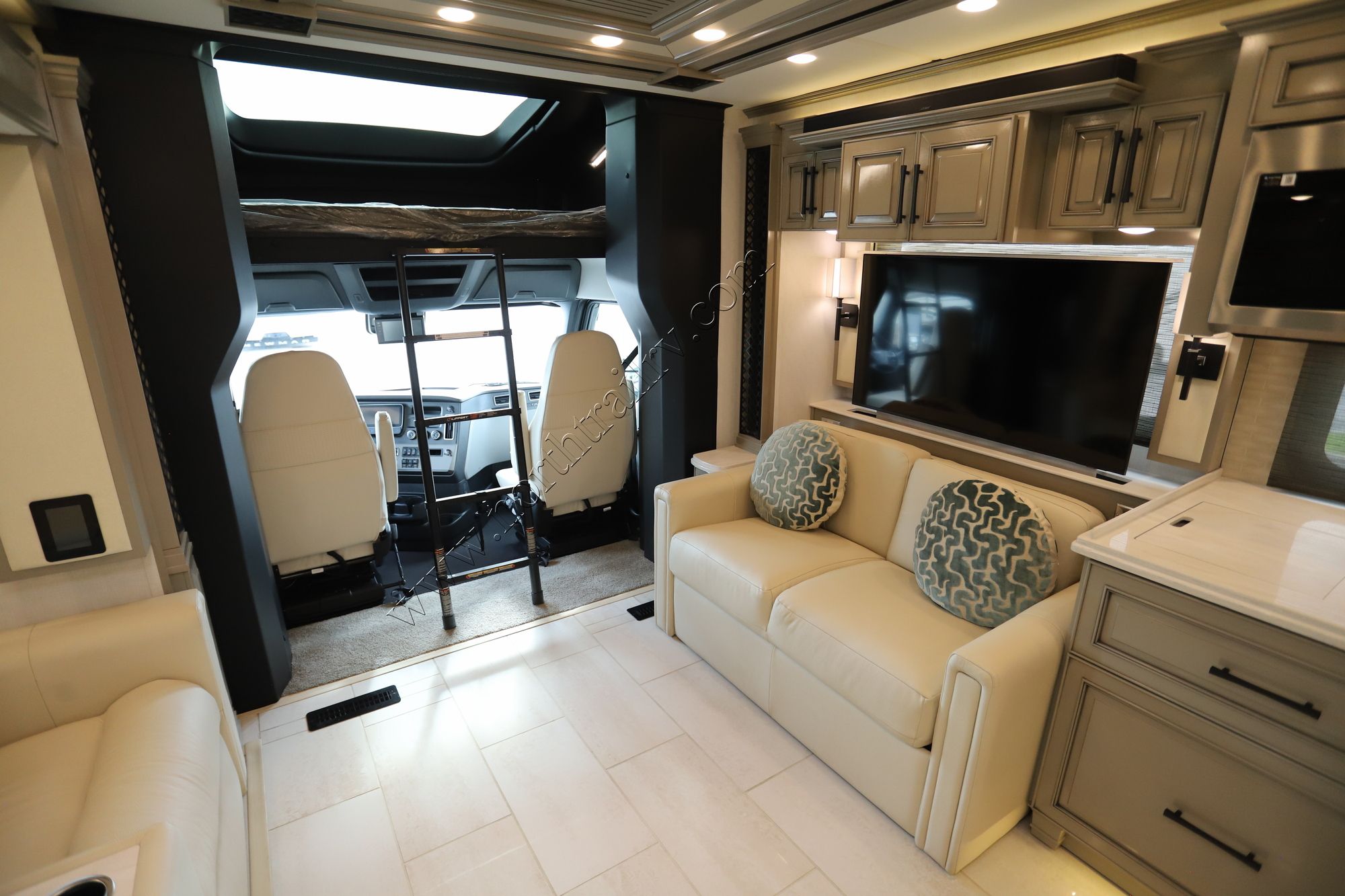 New 2027 Newmar Summit Aire 4505 Super C  For Sale