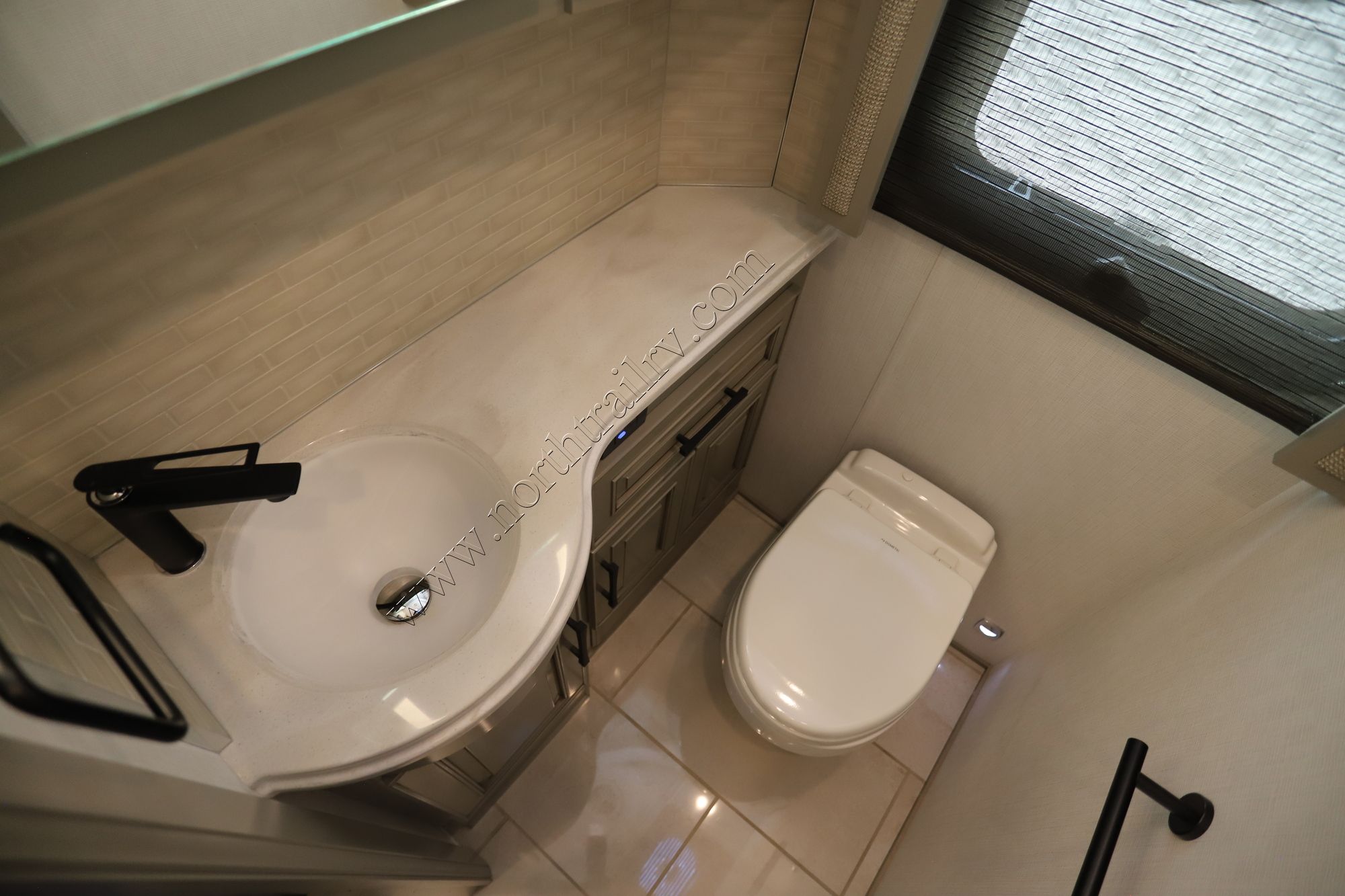 New 2027 Newmar Summit Aire 4505 Super C  For Sale