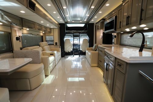 2027 Newmar Summit Aire 4505