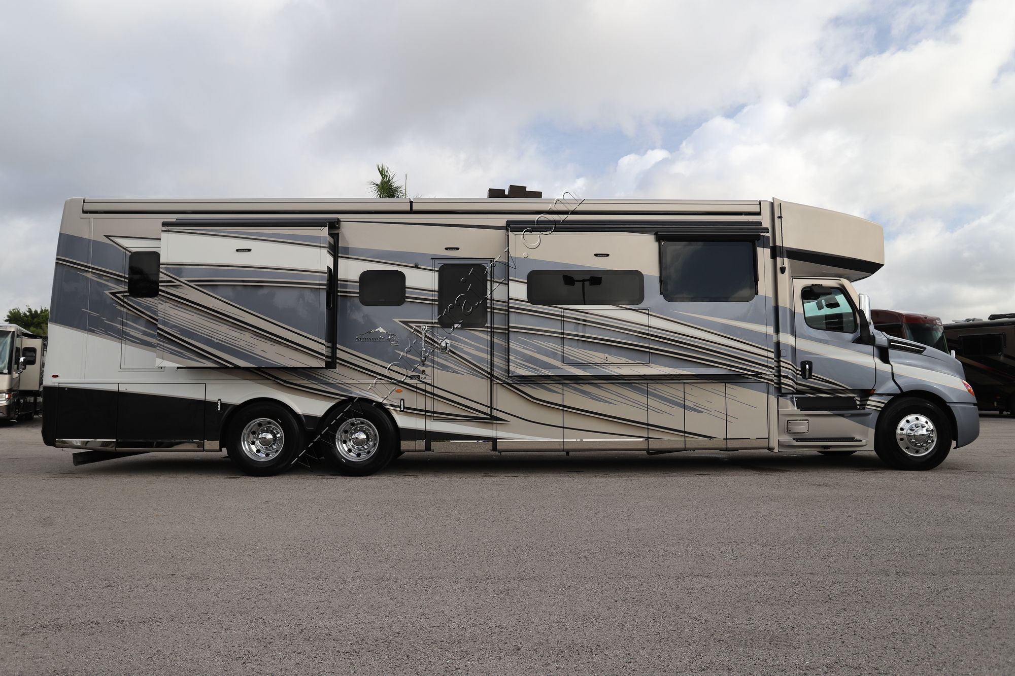 New 2027 Newmar Summit Aire 4505 Super C  For Sale