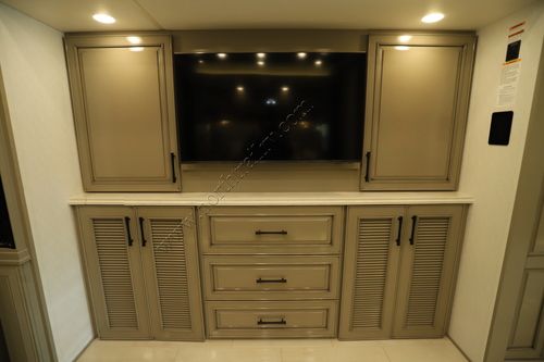 2027 Newmar Summit Aire 4505