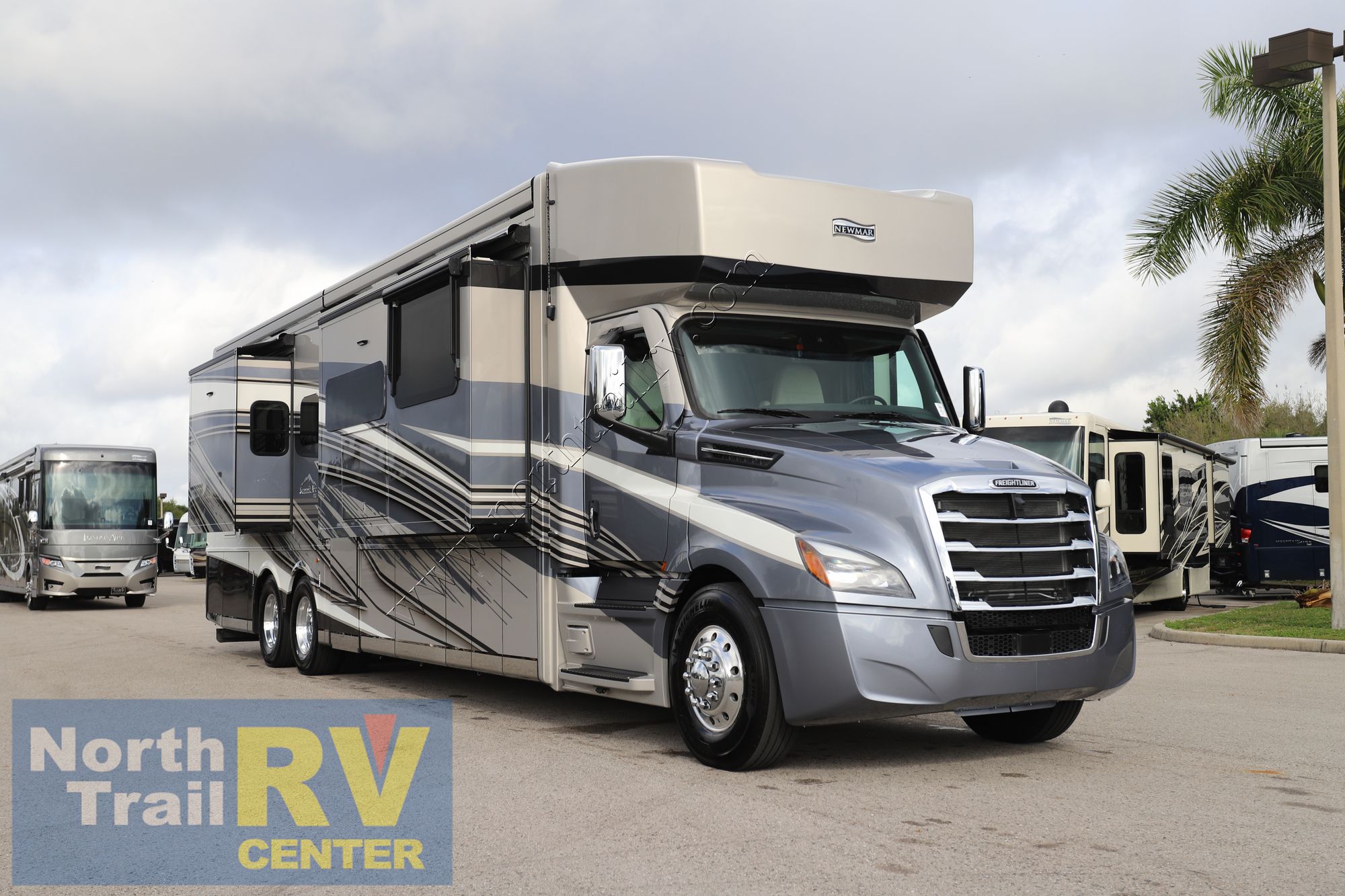 New 2027 Newmar Summit Aire 4505 Super C  For Sale