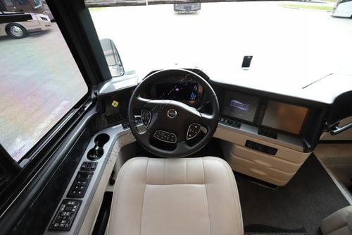 2023 Newmar London Aire 4551