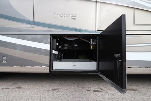 2023 Newmar London Aire 4551