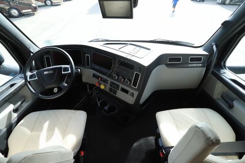 2027 Newmar Summit Aire 4505