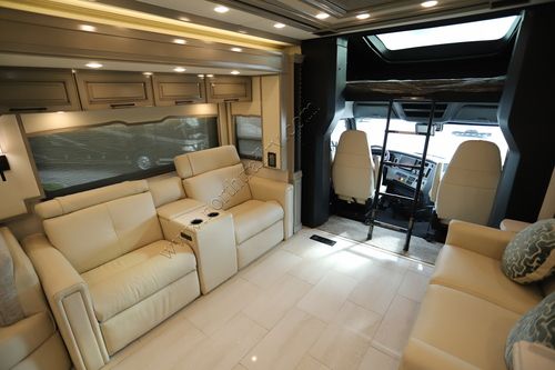 2027 Newmar Summit Aire 4505