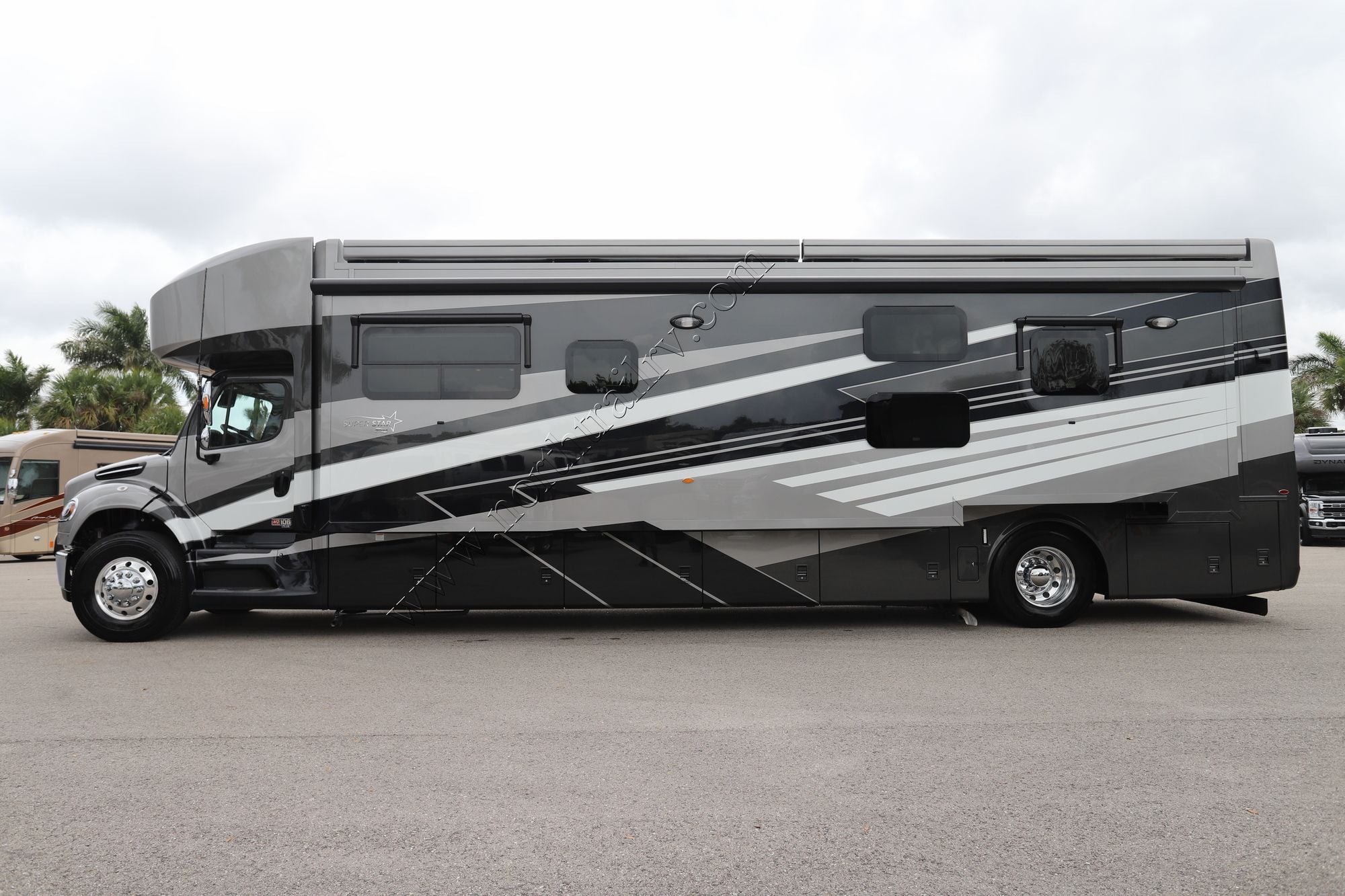 New 2026 Newmar Super Star 4040 Super C  For Sale