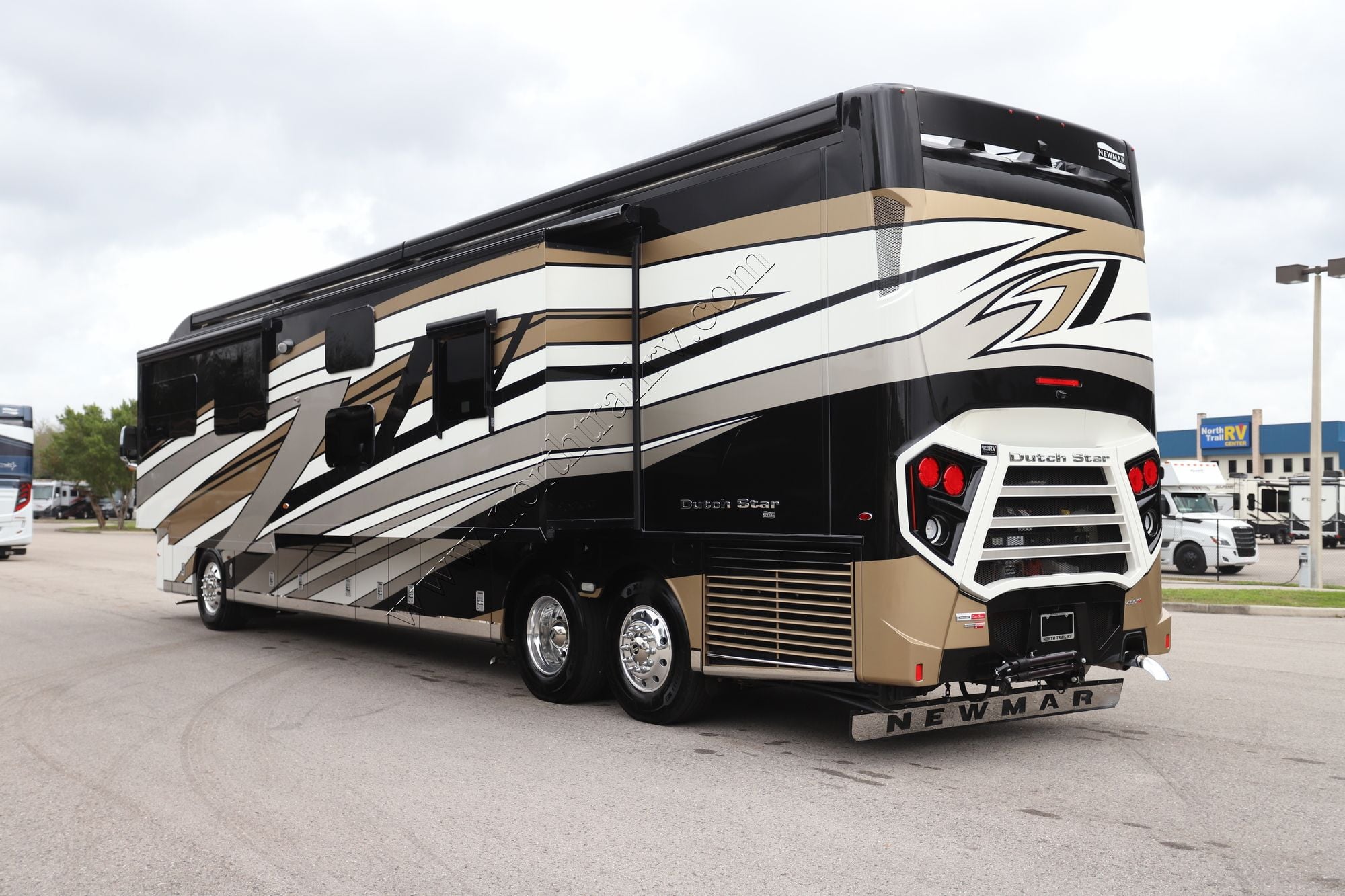 Used 2024 Newmar Dutch Star 4310 Class A  For Sale