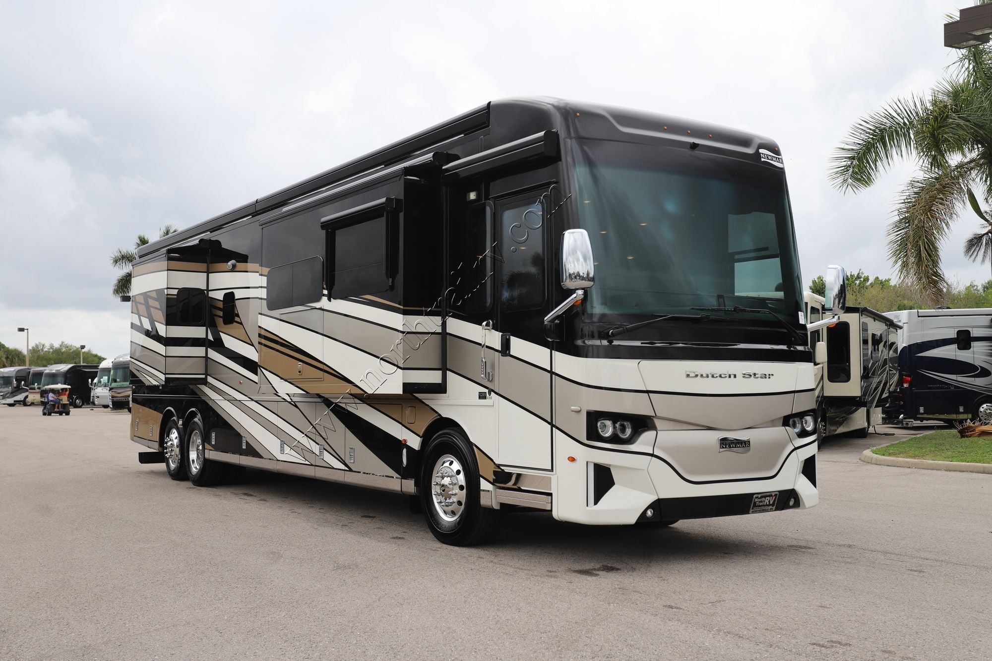 Used 2024 Newmar Dutch Star 4310 Class A  For Sale