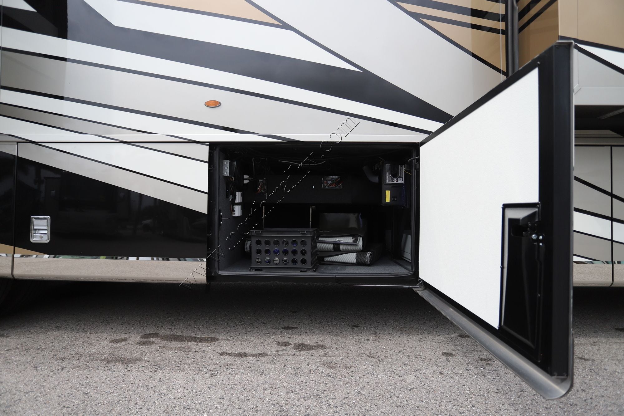 Used 2024 Newmar Dutch Star 4310 Class A  For Sale