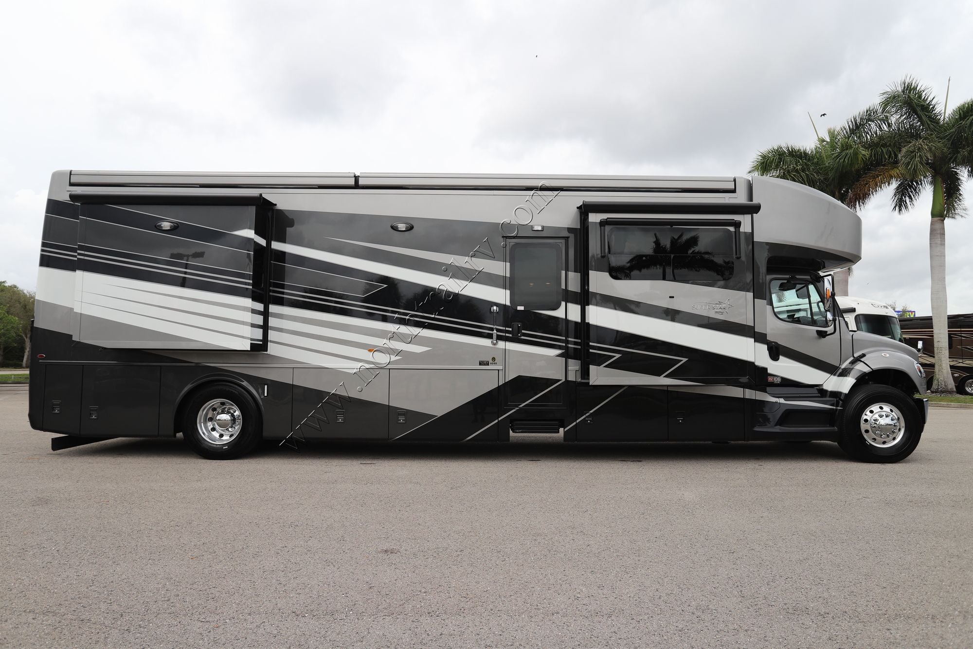 New 2026 Newmar Super Star 4040 Super C  For Sale