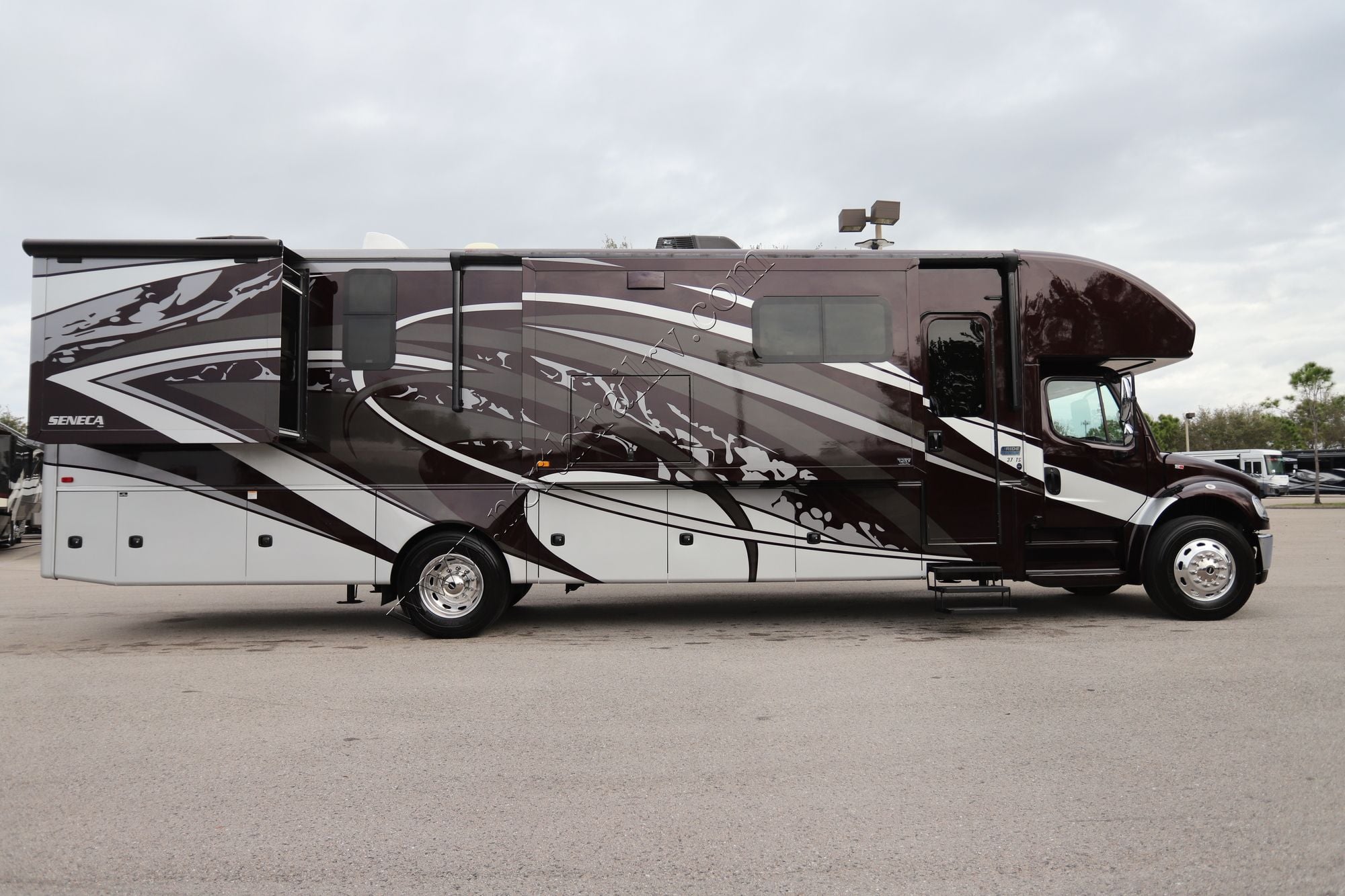 Used 2021 Jayco Seneca 37TS Super C  For Sale