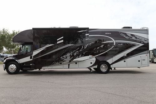 2021 Jayco Seneca 37TS Super C