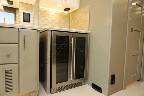 2026 Newmar Essex 4595