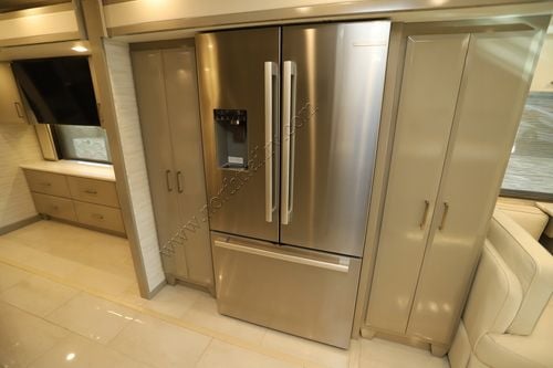 2026 Newmar Essex 4595