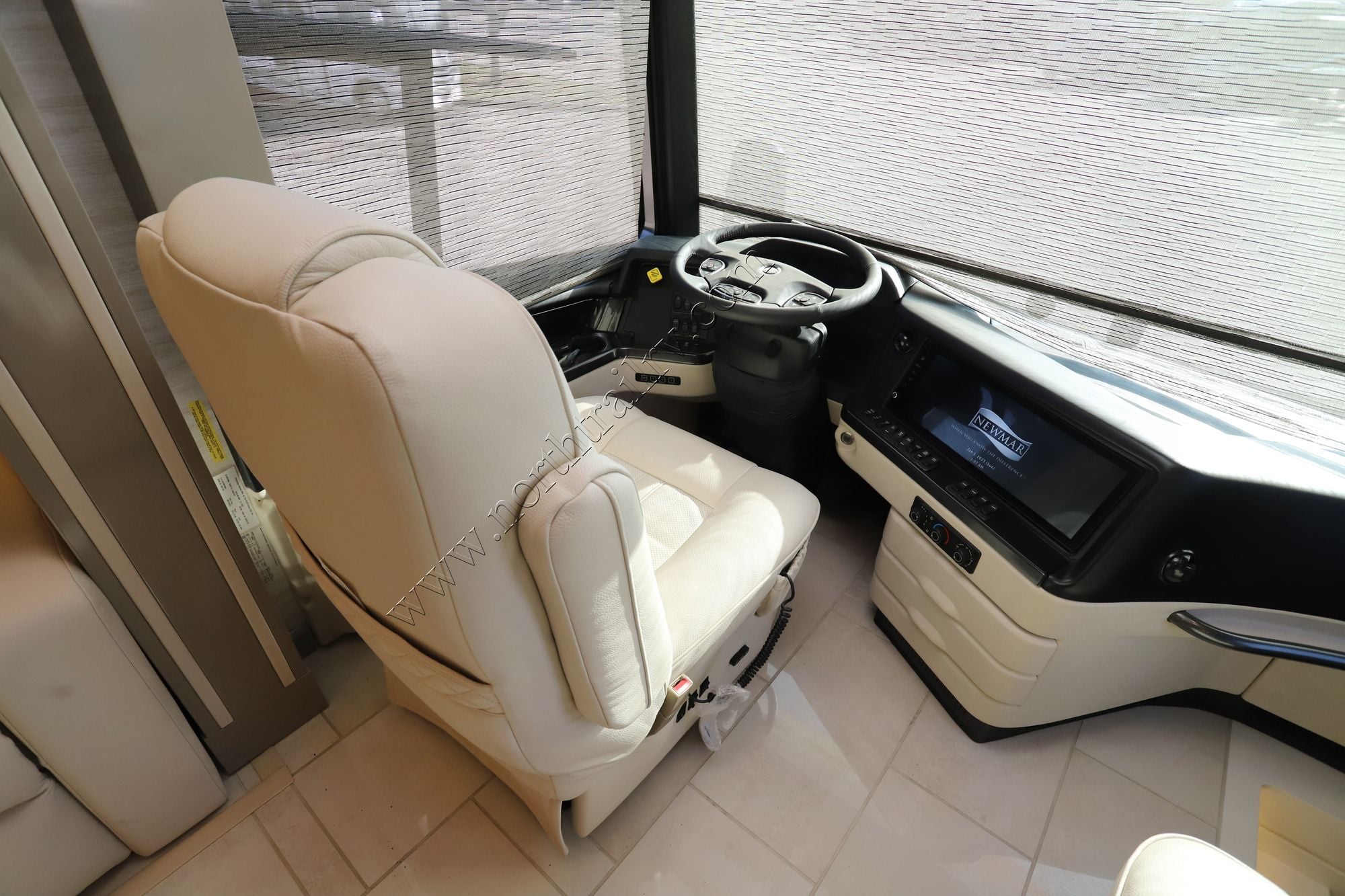 New 2026 Newmar Essex 4595 Class A  For Sale