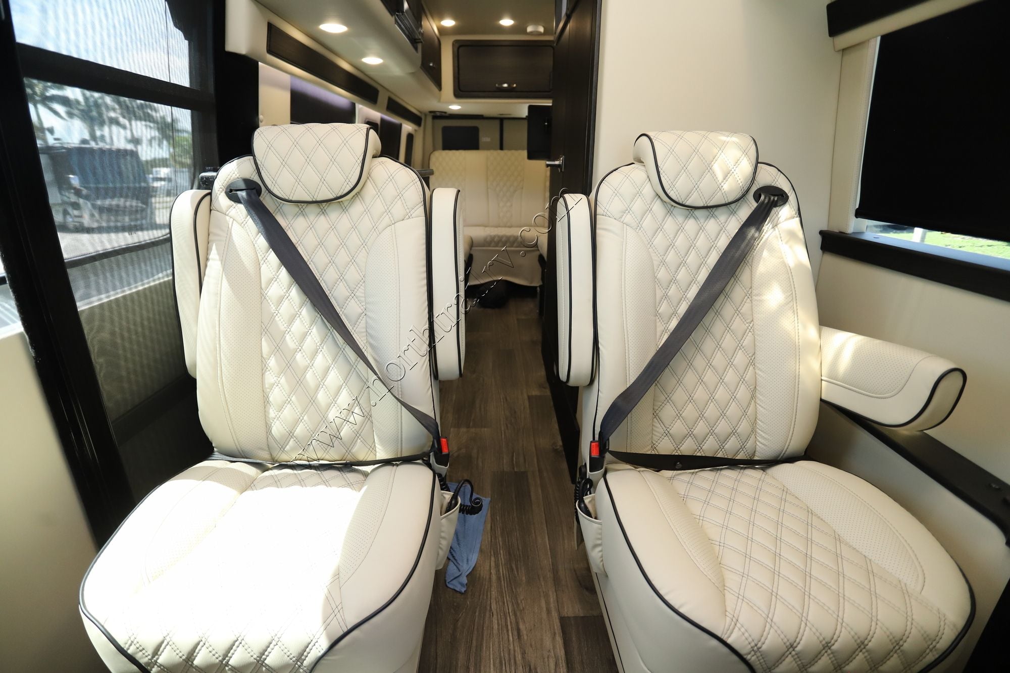 Used 2023 Midwest Patriot MD4 170EXT Class B  For Sale