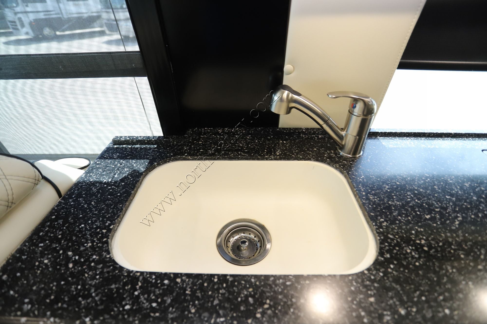 Used 2023 Midwest Patriot MD4 170EXT Class B  For Sale