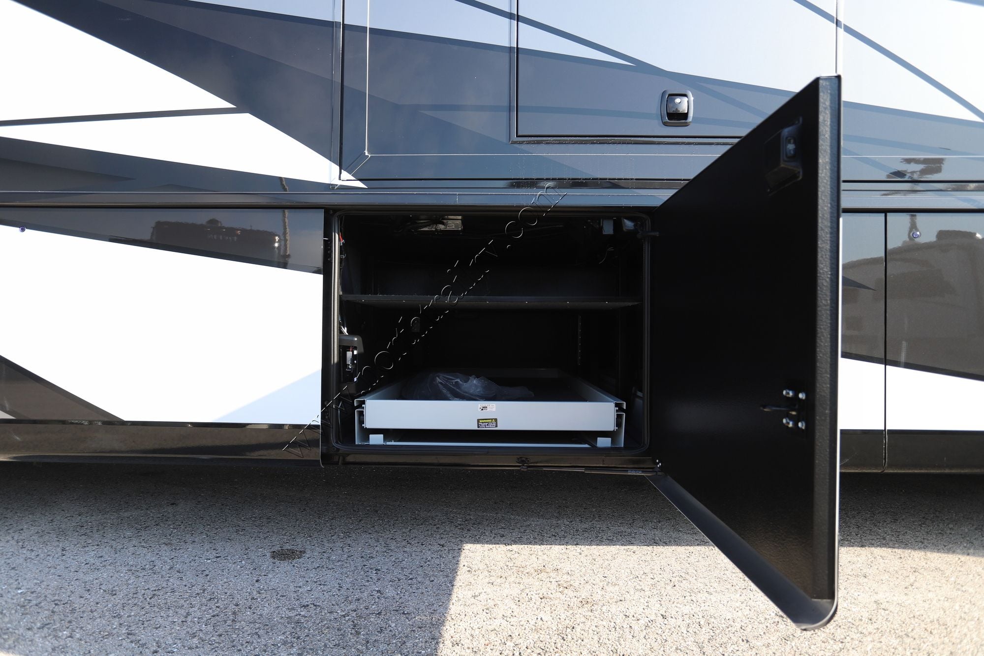 New 2026 Newmar Essex 4595 Class A  For Sale