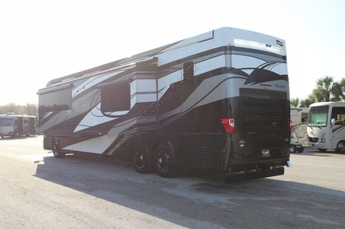 2026 Newmar Essex 4595