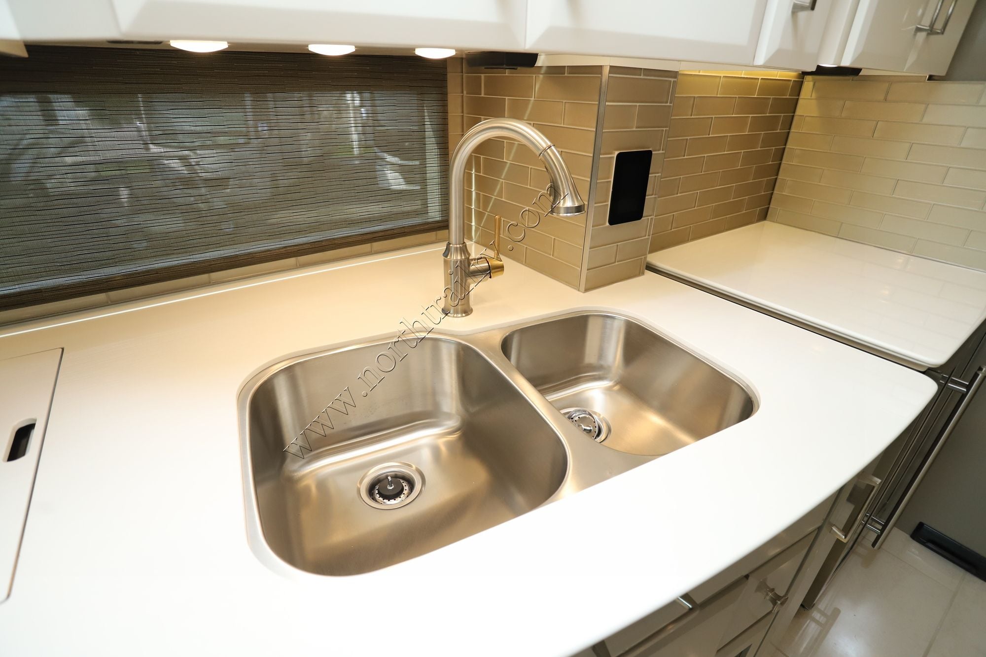 New 2026 Newmar Essex 4595 Class A  For Sale