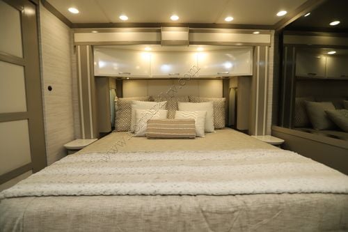 2026 Newmar Essex 4595