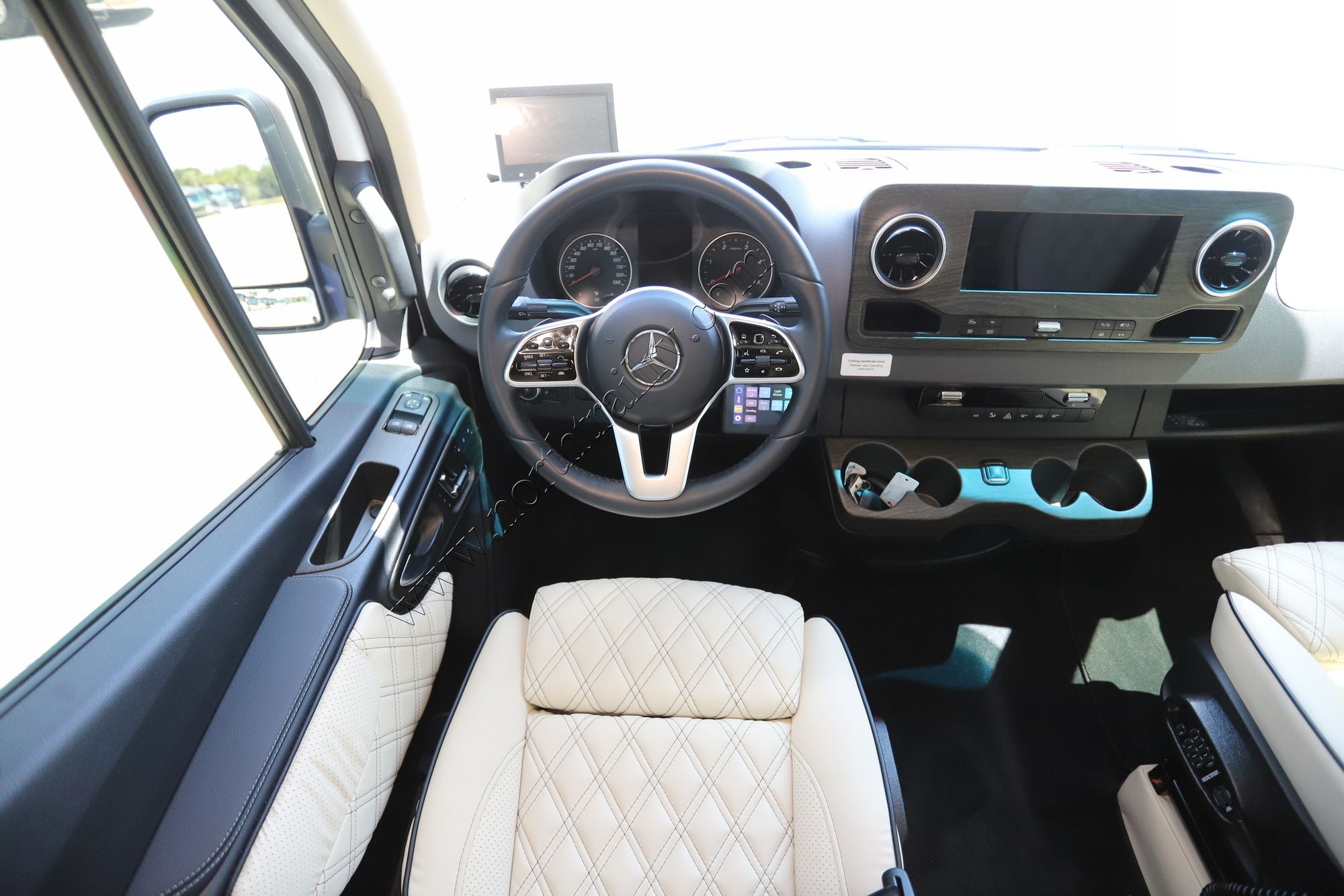 Used 2023 Midwest Patriot MD4 170EXT Class B  For Sale