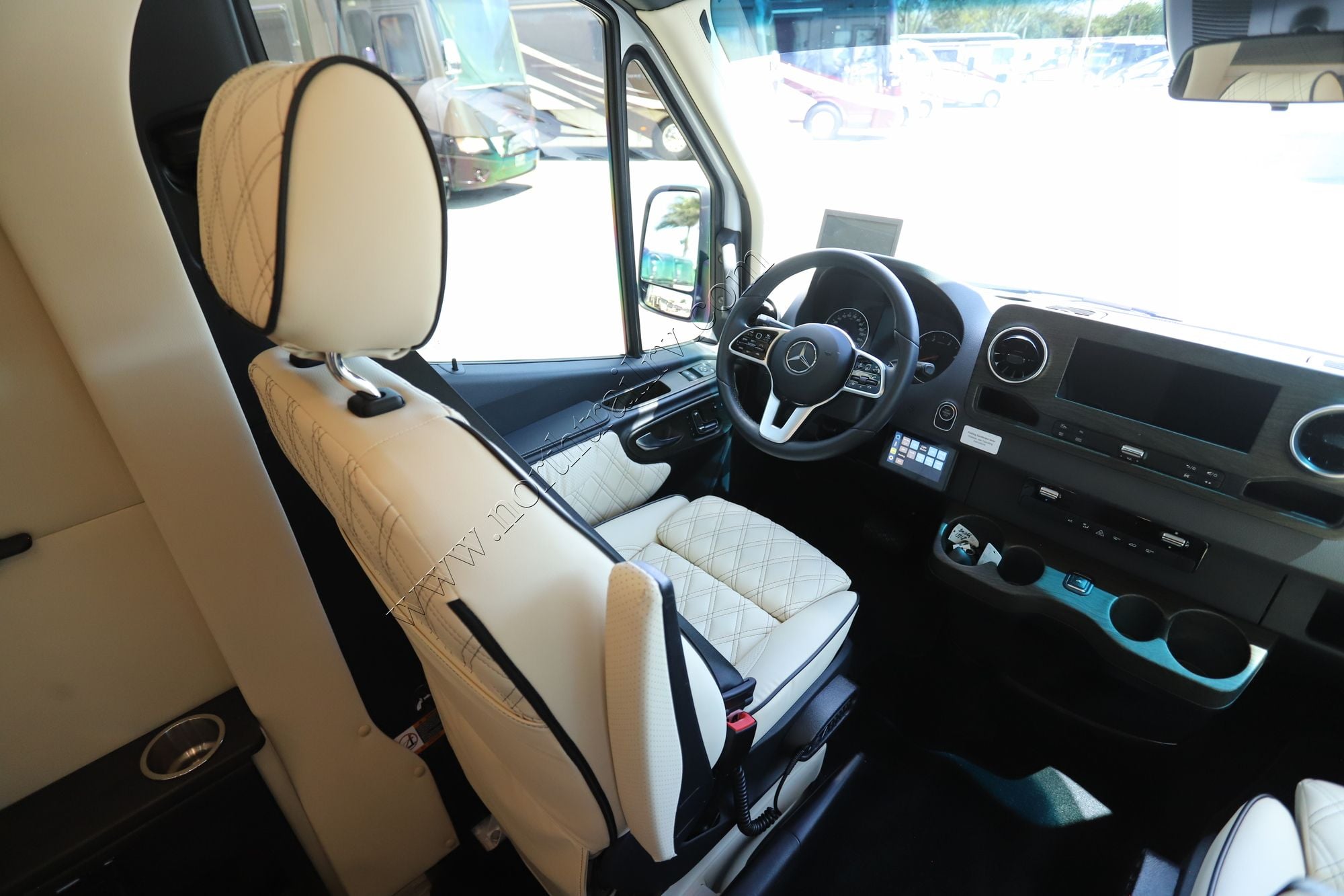 Used 2023 Midwest Patriot MD4 170EXT Class B  For Sale