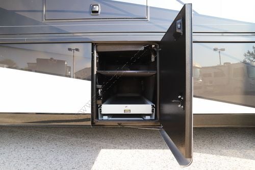 2026 Newmar Essex 4595