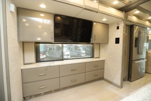 2026 Newmar Essex 4595