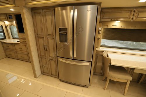 2023 Newmar London Aire 4551