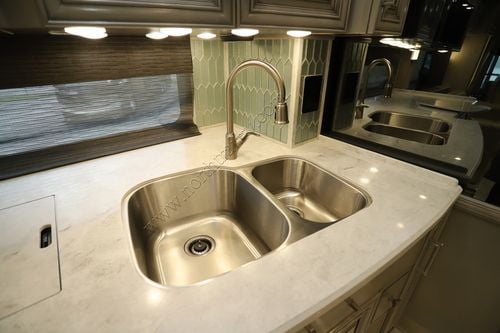 2023 Newmar London Aire 4551