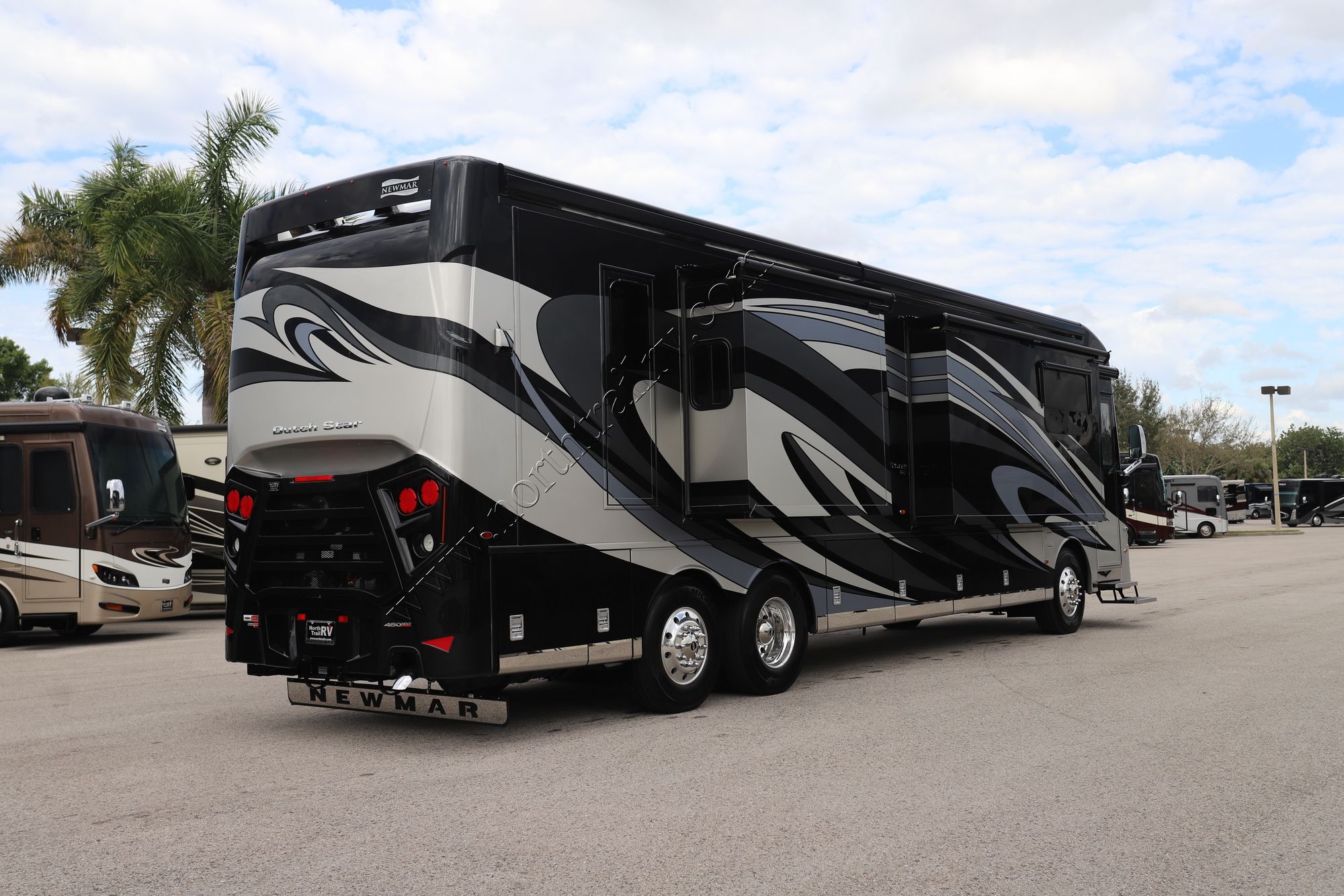 Used 2019 Newmar Dutch Star 4018 Class A  For Sale