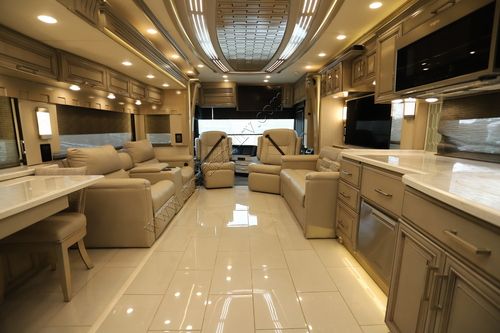 2023 Newmar London Aire 4551