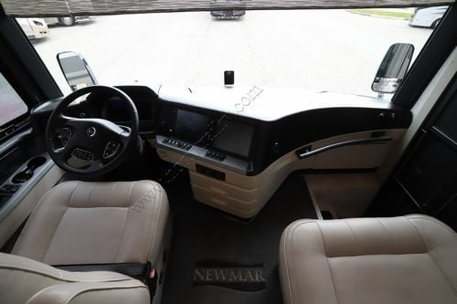 2023 Newmar London Aire 4551