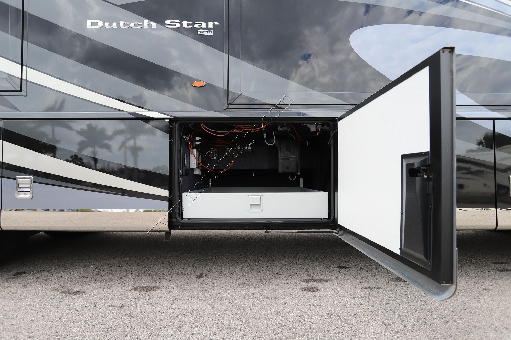 Used 2019 Newmar Dutch Star 4018 Class A  For Sale