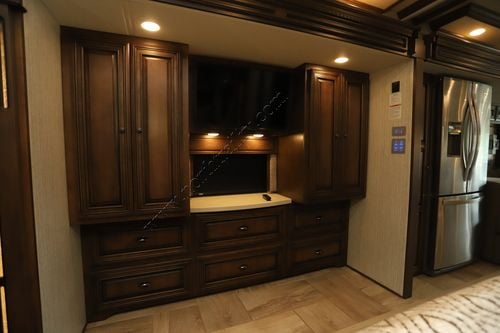 2019 Newmar Dutch Star 4018