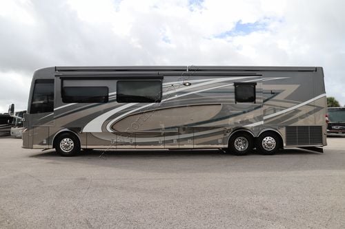 2023 Newmar London Aire 4551