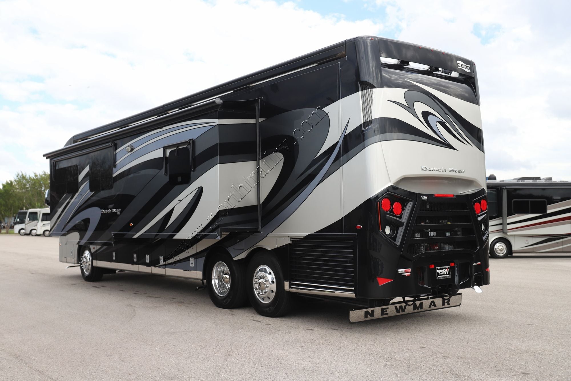 Used 2019 Newmar Dutch Star 4018 Class A  For Sale